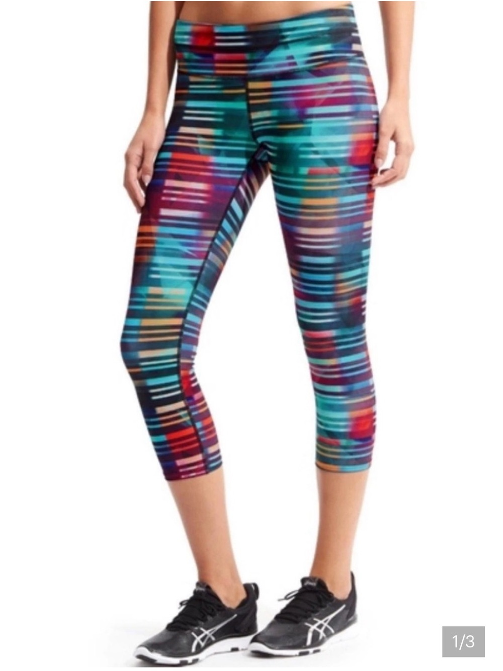 Athleta Laser Beam Sonar Capri Legging Womens Medium